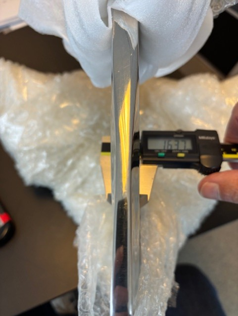 1852 M-anker RF 10kg i brug under sejlads på vandet