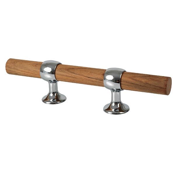 Pullert i teaktræ med kromfinish, viser elegant design til bådmontering