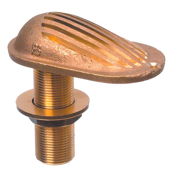 Guidi vandindtag 1/2" monteret på en båd med fittings synlige.
