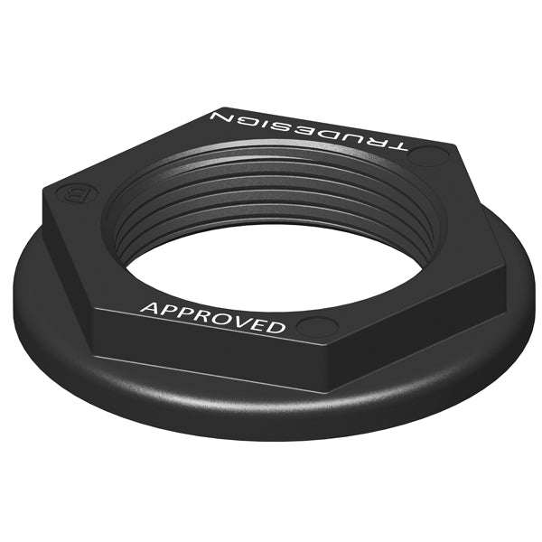 Trudesign møtrik 1" sort til skroggennemføring, set fra siden, installeret på båd