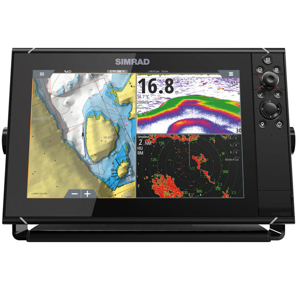 Simrad NSS EVO3S 16" navigationselement i brug på en båd
