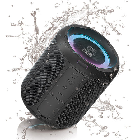 1852 Bluetooth højttaler 30W placeret i båd med bølger i baggrunden