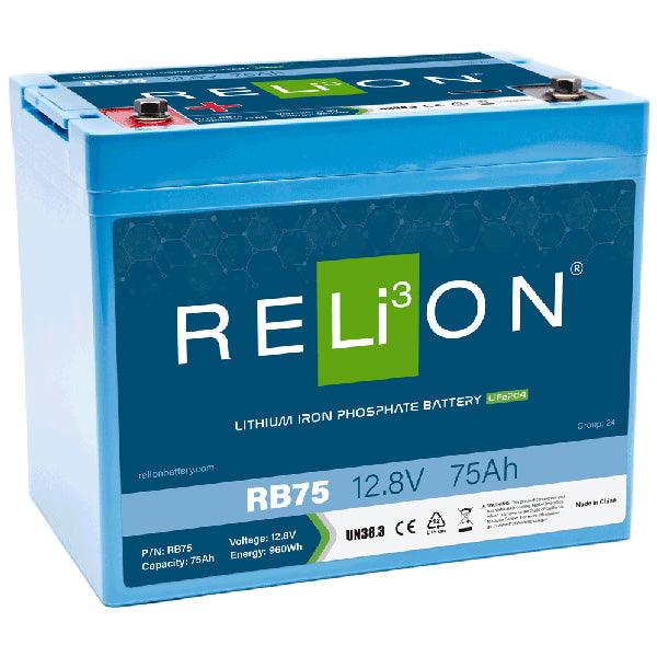 RELiON 12.8V 75Ah RB75 LiFePO4-batteri set forfra med klar skiltning.