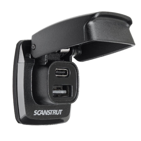 ScanStrut Flip-Pro vandtæt USB A & C ladestik set forfra med tilslutninger