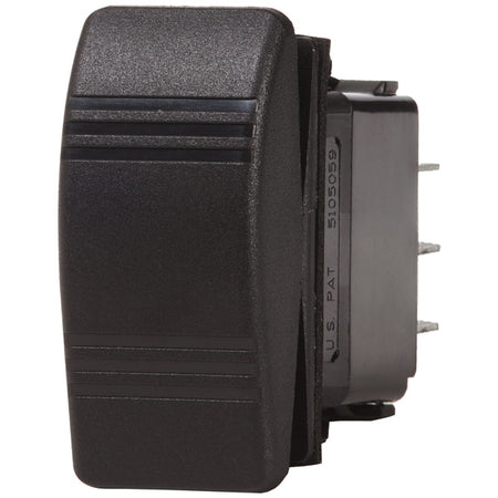 Close-up af Blue Sea Systems DPDT kontaktens switchfunktioner