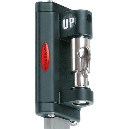 Ronstan batten car quick release set op på en båd, klar til brug.
