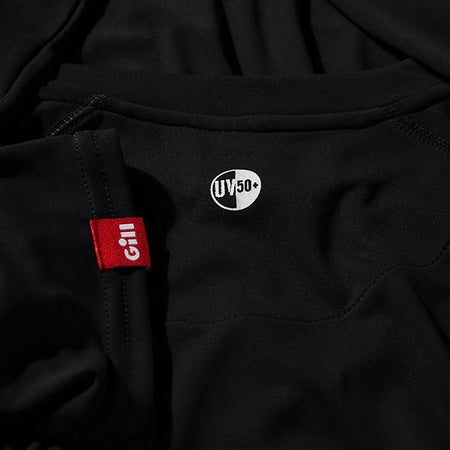 Gill UV Tec T-shirt præsenteret med fokus på detaljer