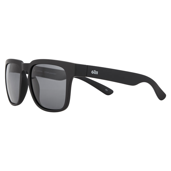 Gill, 9744 Lumina solbrille i sort på en båd