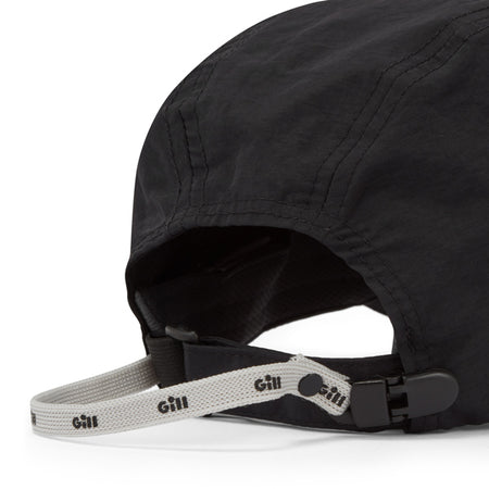 Bagvending af Gill Regatta Cap, detaljeret visning af stof og størrelse