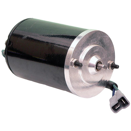 Quicksilver 12-Volt Trim/Tilt Motor set fra siden, klar til montering på båd
