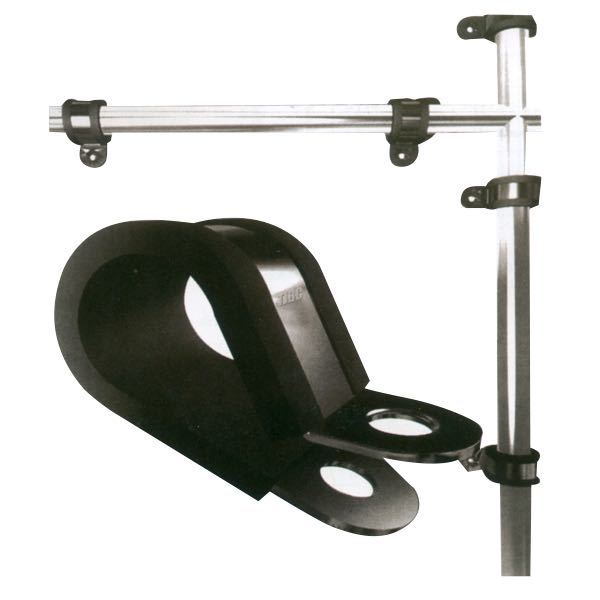 SeaTec slangeholder RF 16mm, set forfra, klar til montering på båd.