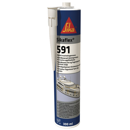 Sika flex 591 fugemasse i brug på båd, påført i en tæt fugemassefuge.