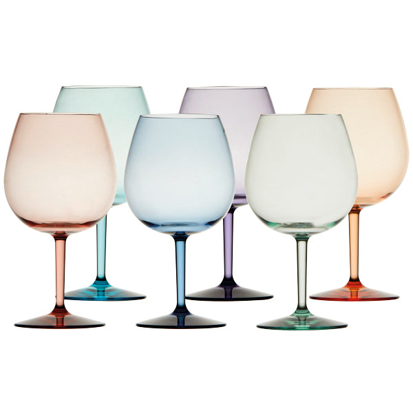 Marine Business Party Ecozen glas i 650 ml, set på bordet med bådudstyr.