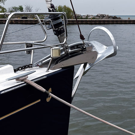 Sideperspektiv af Rocna 4Kg anker, galvaniseret finish.