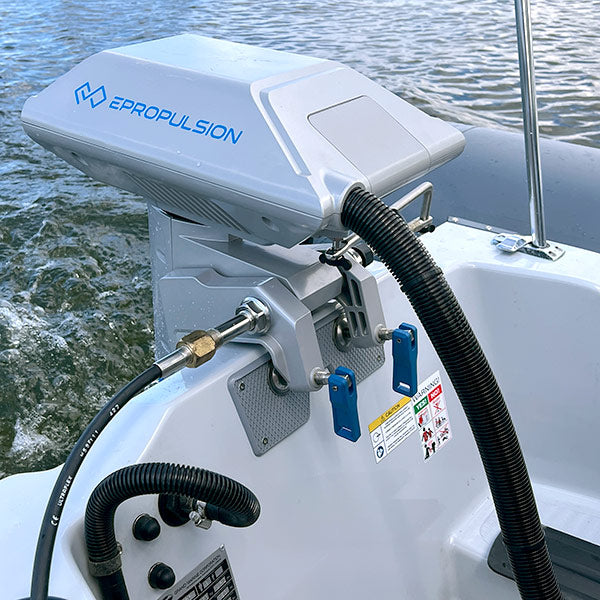 Detalje af Epropulsion Navy 3.0 EVO motorens kontrolpanel