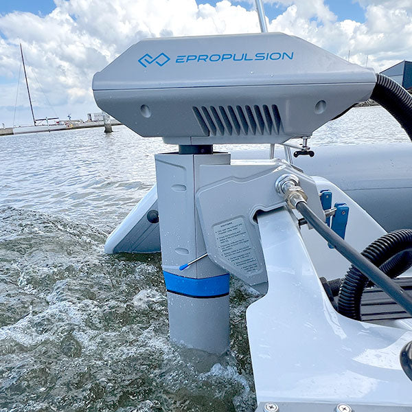 Epropulsion Navy 6.0 EVO i brug på vandet