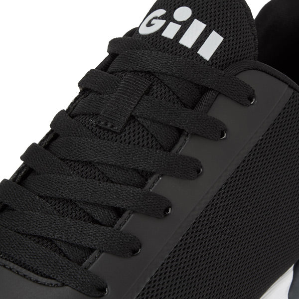 Gill, 939 Savona trainer vist med detaljer af overflademateriale og snøre