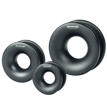 Ronstan low friction ring foran båd, tilpasset til at reducere friktion på tovet.