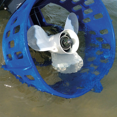 Propelbeskytter i brug under sejlads, beskytter motoren
