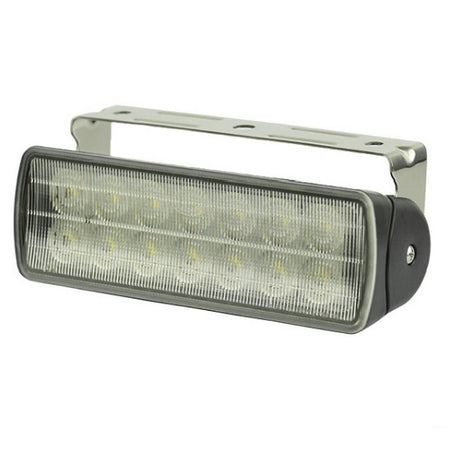 Hella Sea Hawk-XLR LED floodlight med sort hus, monteret på båd